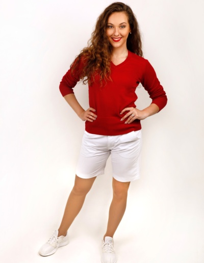 Golfová kombinace - bílé šortky s červeným svetrem