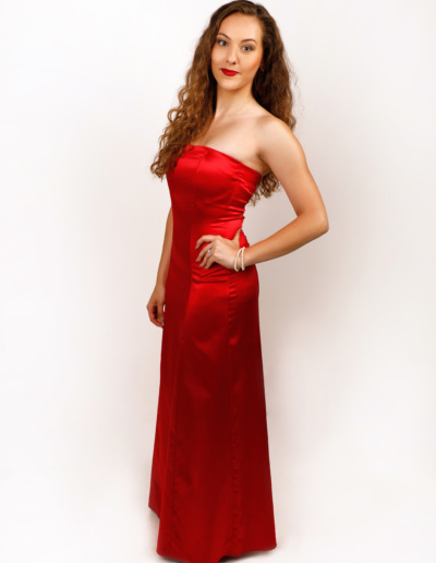 Červené saténové šaty, dlouhé